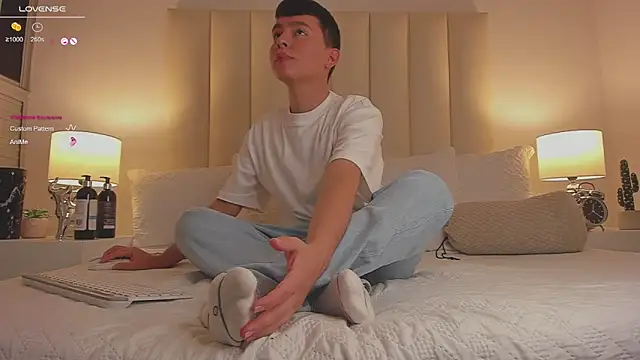 Snapshot of the_little_cody chatting on September 12, 7:35 pm the little cody online show from September 12, 7:35 pm