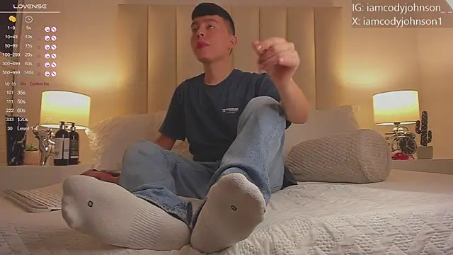 Snapshot of the_little_cody chatting on October 26, 12:11 am the little cody online show from October 26, 12:11 am