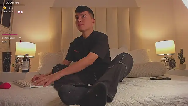 Snapshot of the_little_cody chatting on September 30, 7:42 pm the little cody online show from September 30, 7:42 pm