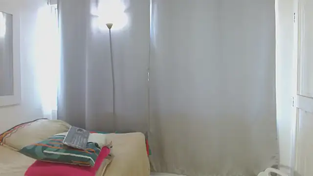 Snapshot of Selenna01 chatting on March 18, 3:33 pm Selenna01 online show from March 18, 3:33 pm