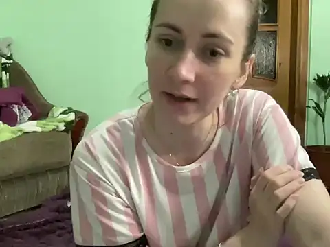 Snapshot of AngelTough20 chatting on October 2, 10:46 pm AngelTough20 online show from October 2, 10:46 pm