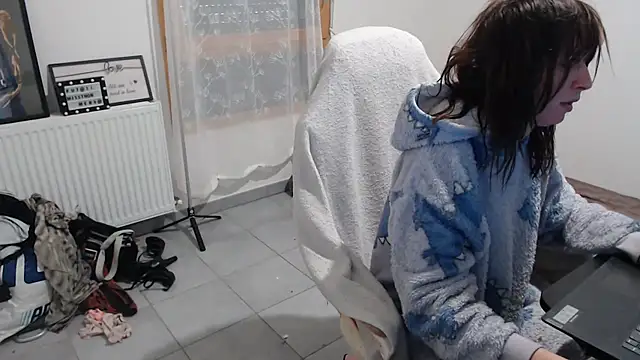 missthon0 online show from September 27, 12:11 pm