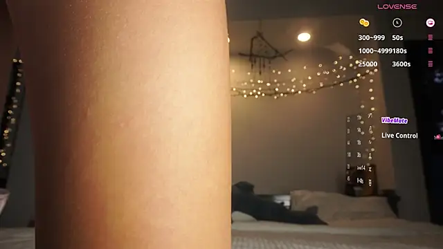 Amylittlestar online show from April 14, 11:10 pm