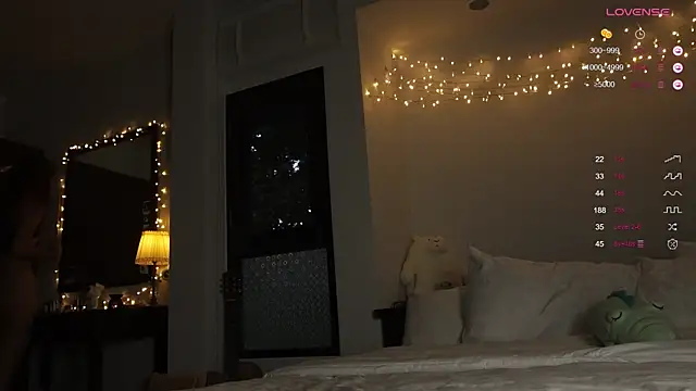 Snapshot of Amylittlestar chatting on October 5, 11:17 pm Amylittlestar online show from October 5, 11:17 pm