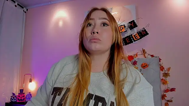 hannamartinn online show from October 31, 1:35 am