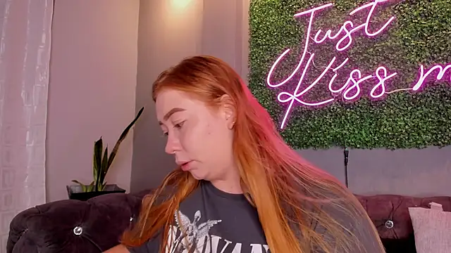 hannamartinn online show from October 8, 3:24 pm