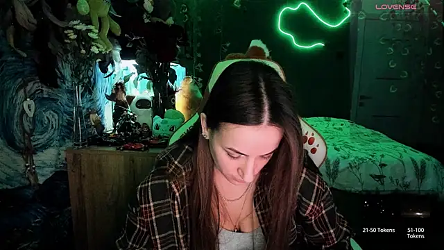 Selbi Paine online show from April 9, 11:33 pm