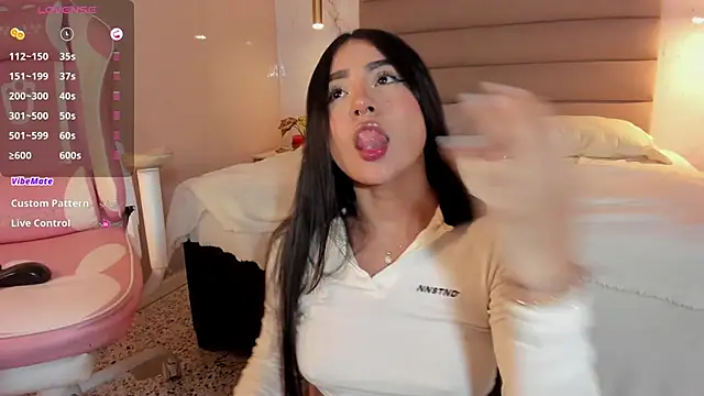 Snapshot of Mariana_sweetest chatting on March 13, 11:05 pm Mariana sweetest online show from March 13, 11:05 pm