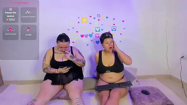 MiaYMolly online show from April 3, 2:40 am