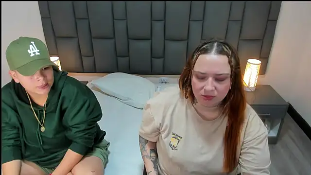 MiaYMolly online show from March 8, 3:17 am