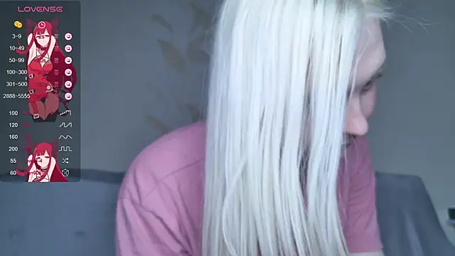 Snapshot of Evelyn_rabbit chatting on March 6, 4:28 pm Evelyn rabbit online show from March 6, 4:28 pm