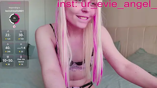 Evelyn rabbit online show from March 30, 9:22 am