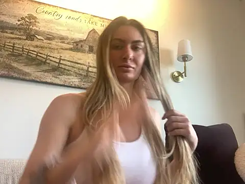 Snapshot of Alyssa_rhoades chatting on June 2, 3:12 pm Alyssa rhoades online show from June 2, 3:12 pm