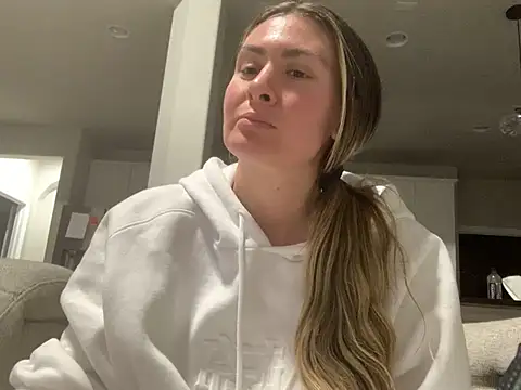 Alyssa rhoades online show from January 24, 4:05 am