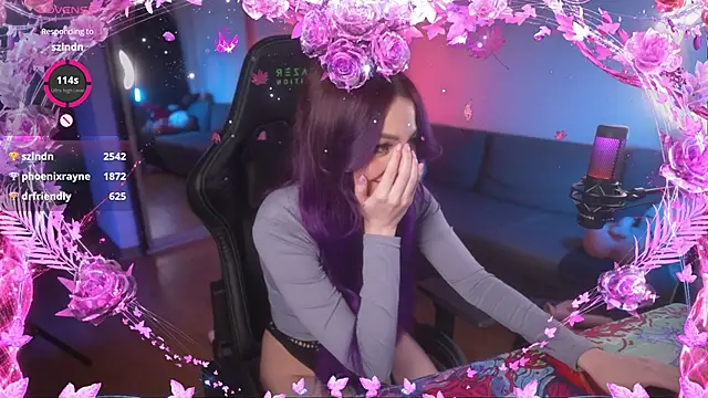 Snapshot of Emberella_ chatting on February 19, 7:05 pm Emberella online show from February 19, 7:05 pm