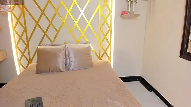 Snapshot of maryevans_ chatting on January 17, 12:42 pm maryevans online show from January 17, 12:42 pm