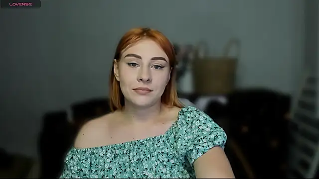 Snapshot of KindKristy chatting on June 27, 5:02 am KindKristy online show from June 27, 5:02 am