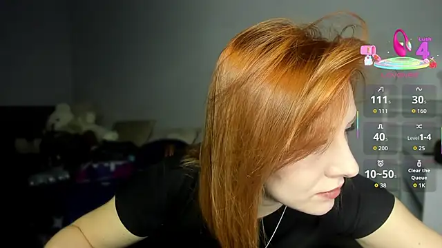 Snapshot of KindKristy chatting on December 18, 5:34 am KindKristy online show from December 18, 5:34 am