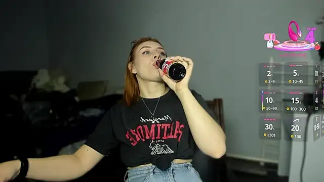 Snapshot of KindKristy chatting on December 15, 5:13 am KindKristy online show from December 15, 5:13 am