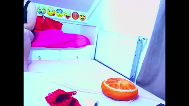 evehotty online show from November 6, 8:02 pm