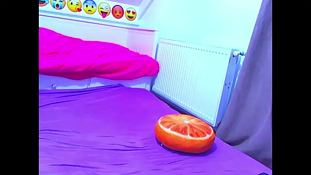 evehotty online show from February 17, 8:06 pm