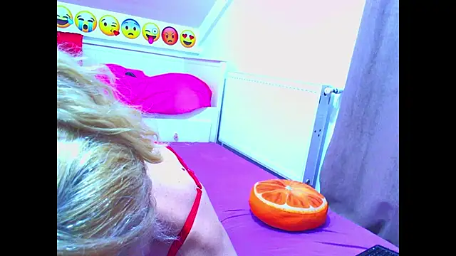 evehotty online show from October 21, 7:02 pm