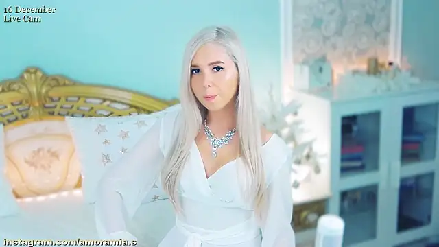 Amoramias online show from December 16, 7:54 pm