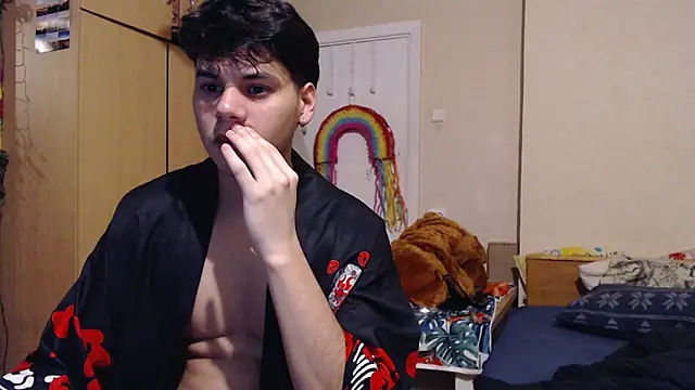 Snapshot of tomas_boy20 chatting on November 13, 8:35 pm tomas boy20 online show from November 13, 8:35 pm