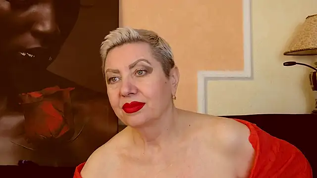 LadyPosh online show from November 4, 10:24 pm