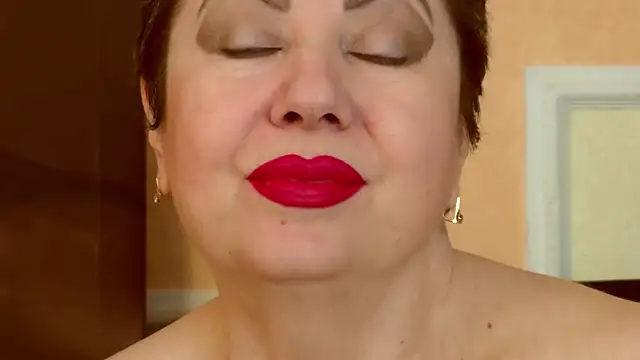 LadyPosh online show from April 15, 7:58 pm