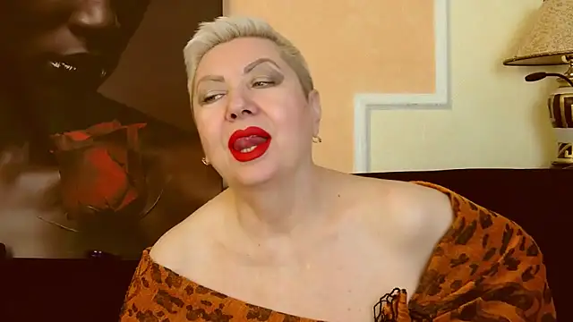 Snapshot of LadyPosh chatting on February 14, 2:07 am LadyPosh online show from February 14, 2:07 am