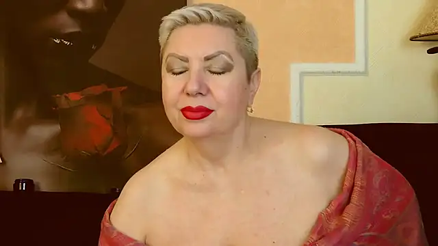 Snapshot of LadyPosh chatting on February 20, 4:28 am LadyPosh online show from February 20, 4:28 am