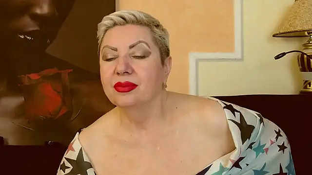 Snapshot of LadyPosh chatting on February 26, 9:42 pm LadyPosh online show from February 26, 9:42 pm