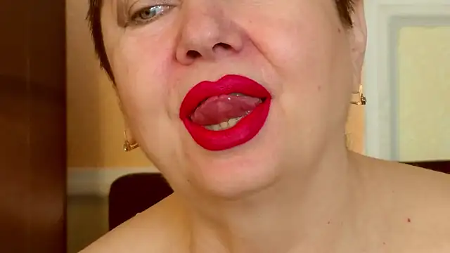 LadyPosh online show from February 19, 9:17 am