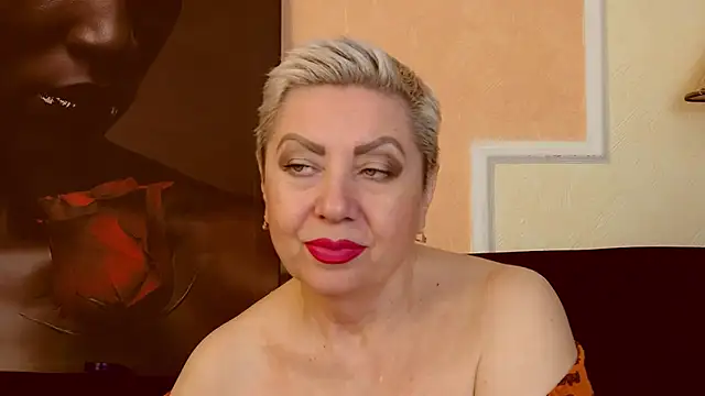 Snapshot of LadyPosh chatting on September 19, 8:57 pm LadyPosh online show from September 19, 8:57 pm