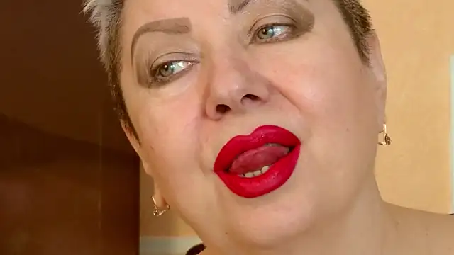 LadyPosh online show from May 22, 7:34 pm