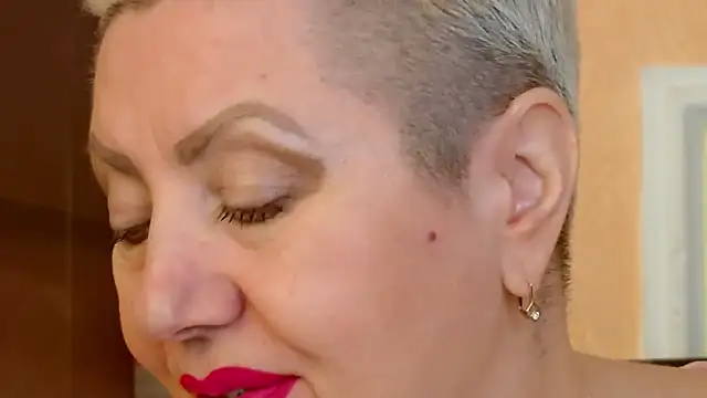 LadyPosh online show from October 22, 9:03 pm