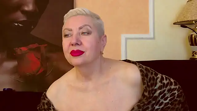 LadyPosh online show from December 3, 9:03 pm