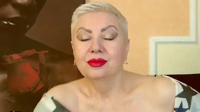 Snapshot of LadyPosh chatting on March 12, 9:45 pm LadyPosh online show from March 12, 9:45 pm