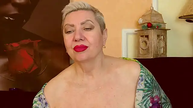 LadyPosh online show from December 17, 11:10 pm