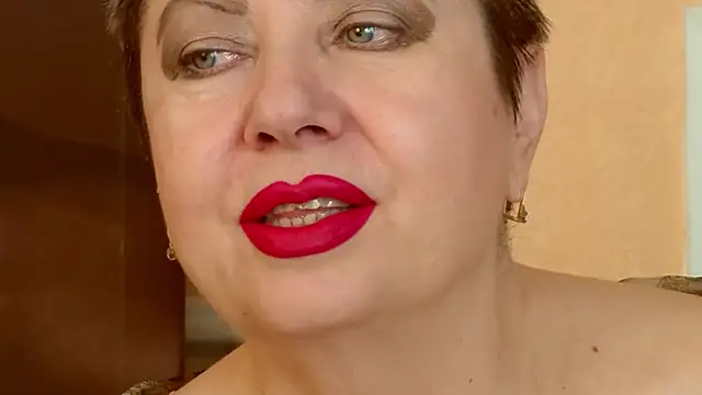 Snapshot of LadyPosh chatting on June 25, 9:31 pm LadyPosh online show from June 25, 9:31 pm