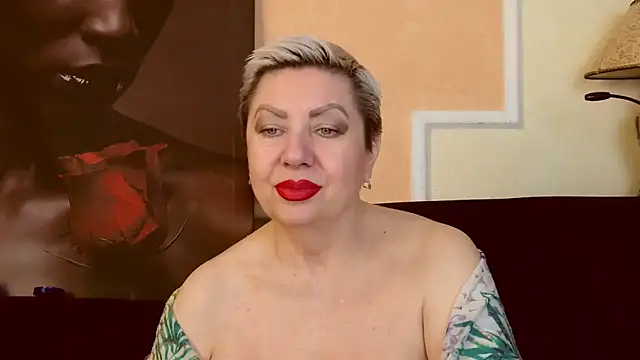 LadyPosh online show from November 26, 10:10 pm