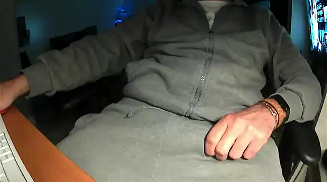 Snapshot of DoubleMassiveT chatting on February 20, 12:30 am DoubleMassiveT online show from February 20, 12:30 am