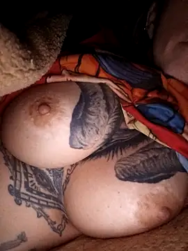 vamporasuccubus19777 online show from April 12, 7:00 am