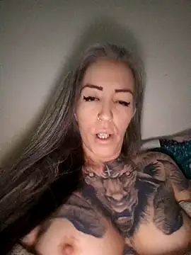 vamporasuccubus19777 online show from May 15, 10:30 pm