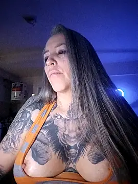 Snapshot of vamporasuccubus19777 chatting on November 16, 3:33 am vamporasuccubus19777 online show from November 16, 3:33 am