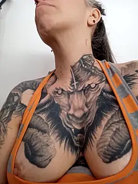 vamporasuccubus19777 online show from February 9, 6:50 pm