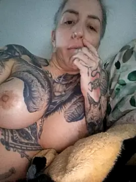Snapshot of vamporasuccubus19777 chatting on March 13, 11:38 pm vamporasuccubus19777 online show from March 13, 11:38 pm