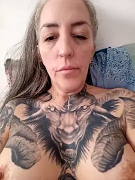 Snapshot of vamporasuccubus19777 chatting on June 16, 2:06 pm vamporasuccubus19777 online show from June 16, 2:06 pm