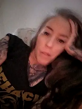 Snapshot of vamporasuccubus19777 chatting on November 9, 11:42 pm vamporasuccubus19777 online show from November 9, 11:42 pm